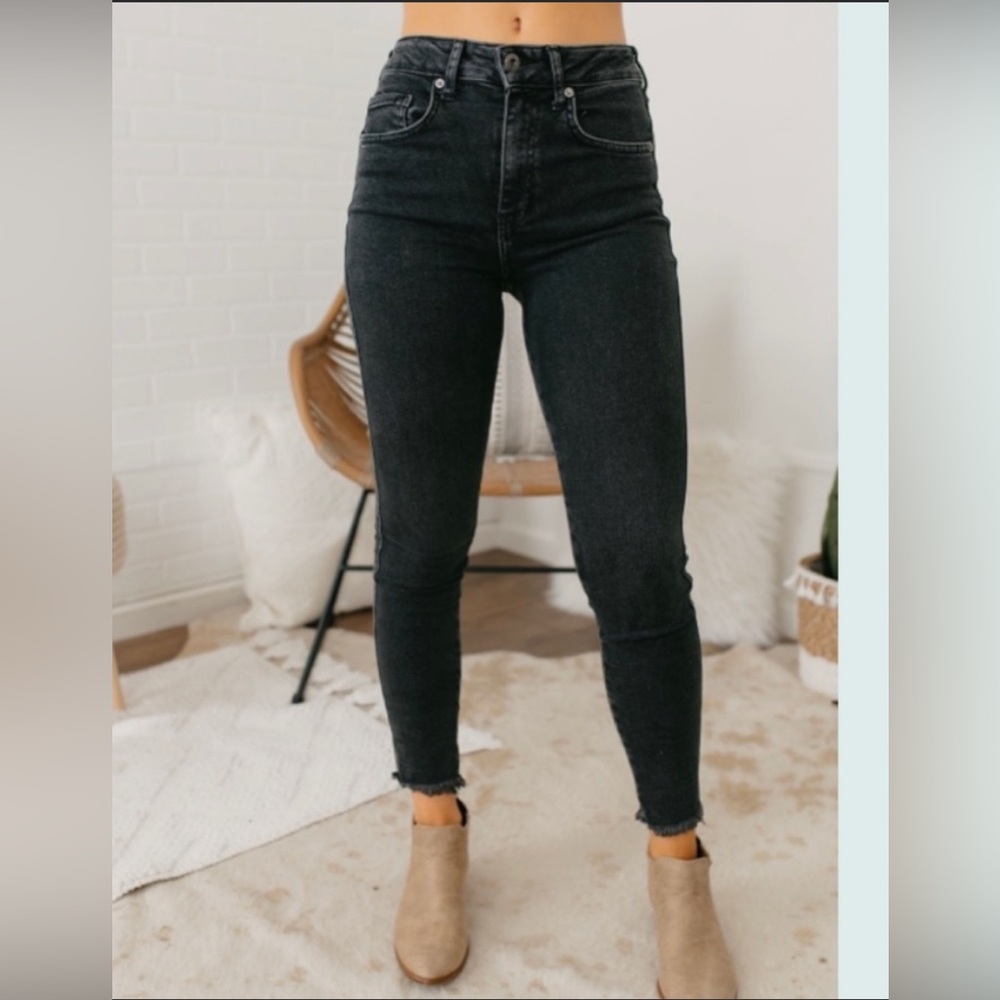 Free People Raw High Rise Jegging In Black